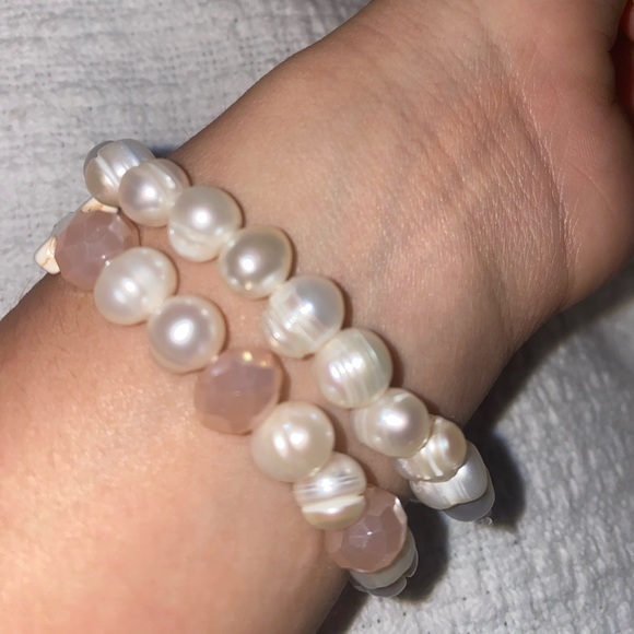 Pearl cross bracelet - Picture 3 of 3
